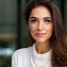 Portrait de Hind Bouchra, consultante Presqu’île